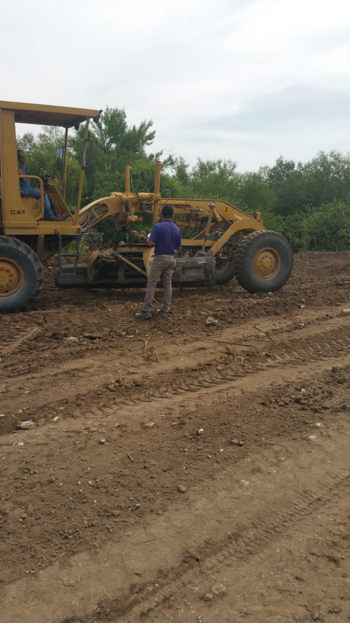 Inspectores de la Sedesu acudieron al lugar del desmonte e hicieron que pararan las maquinas.  (Especial)