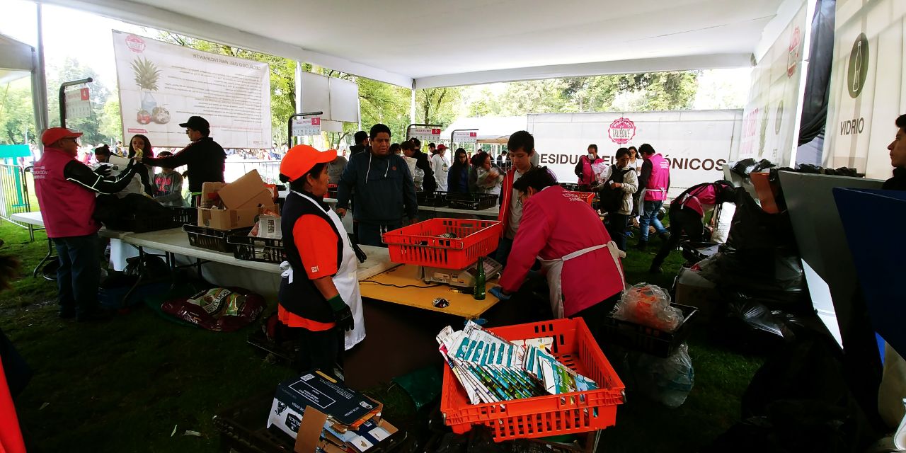 Los residuos que se entregan son trasformados en nuevos productos, evitando mayor extracción de recursos naturales, lo que a su vez ocasiona innumerab