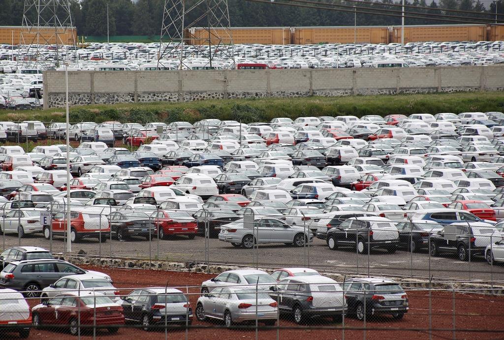 VW accedió a detener el uso de estos equipos, aunque que se dará de manera paulatina: Riestra (Andrés Lobato)