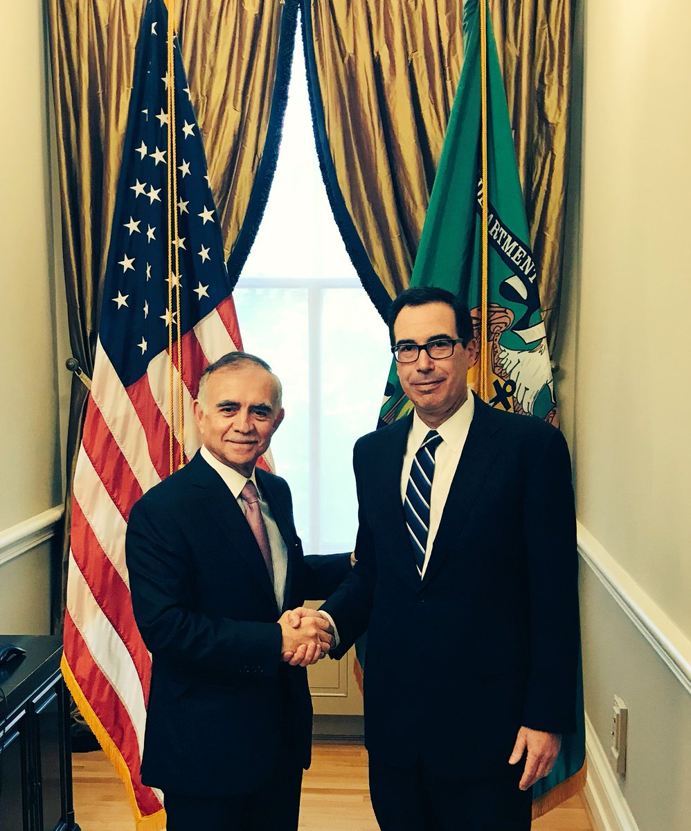 Alfonso Romo y el secretario del Tesoro de EU, Steven Mnuchin. (Twitter)