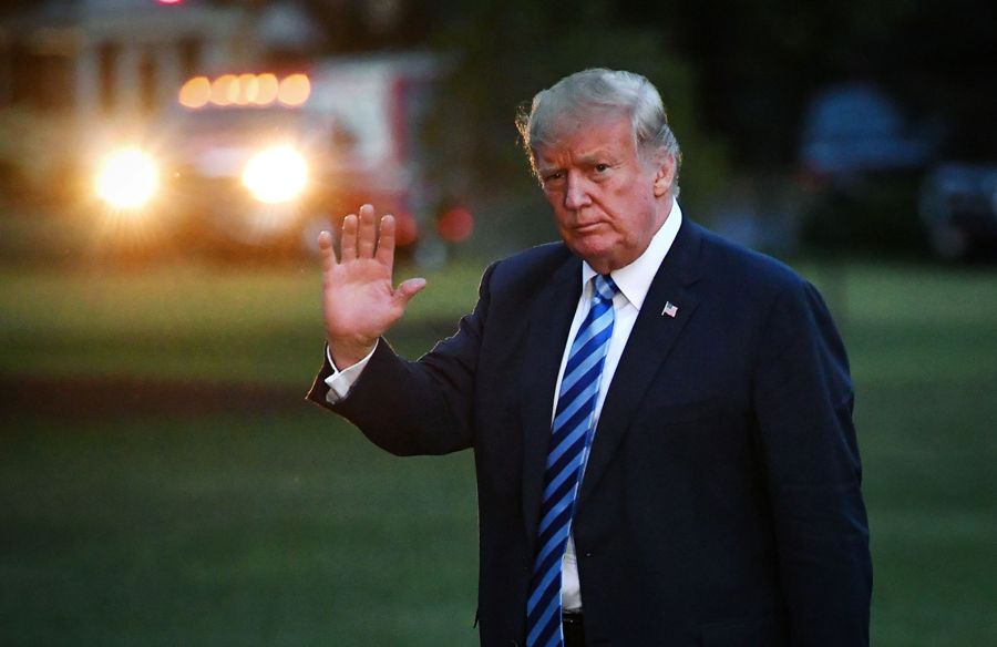 Donald Trump dijo que los terroristas deben ser tratados con fuerza porque son animales locos. (AFP)
