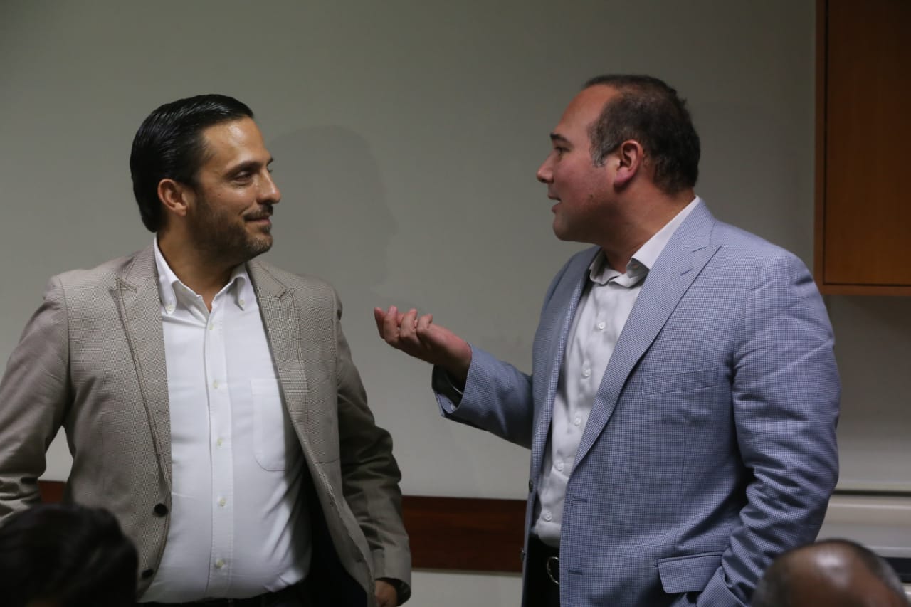 Marco González, coordinador de la bancada del PRI, y Arturo Salinas, coordinador del PAN en el Congreso del Estado. (Foto: Leonel Rocha)