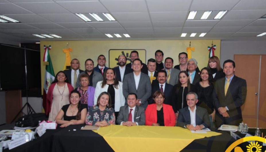 La mayoría de los senadores electos del PRD eligió a Mancera como su coordinador. (Tomada de Twitter | @ManuelGranados_)