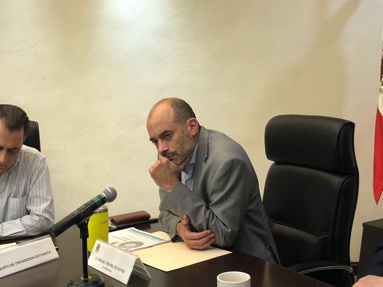 Miguel Treviño de Hoyos solicitó al Congreso local posponer para la siguiente legislatura el análisis de la solicitud.