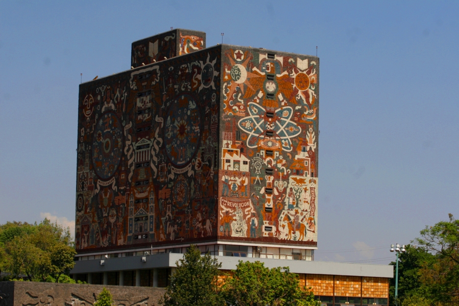 La Biblioteca Central, uno de los emblemas de la UNAM. (Archivo MILENIO)