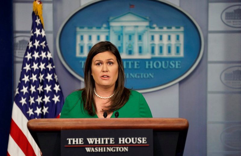 El anuncio fue hecho por Sarah Sanders.