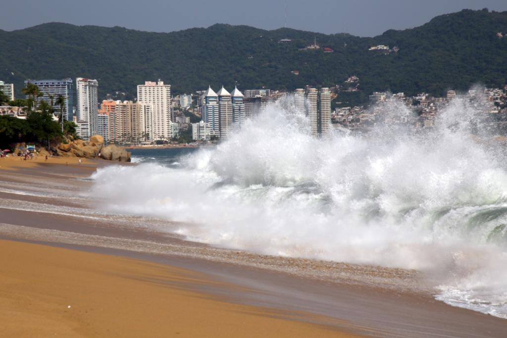 Mar de fondo en Acapulco. (Cuartoscuro)