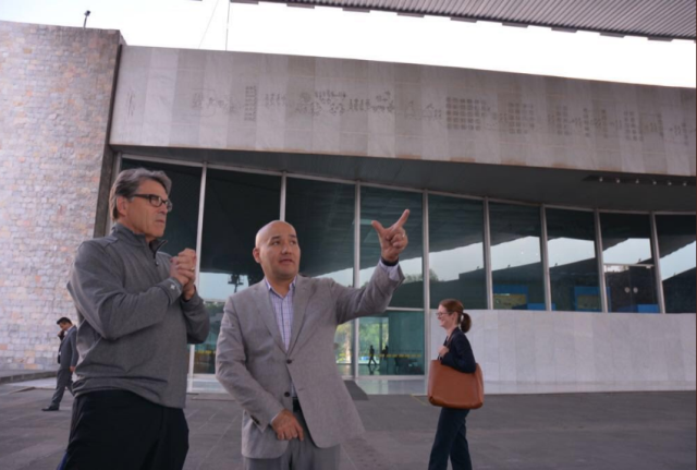 Rick Perry recibió una "cátedra intensiva" que agradeció (Twitter)