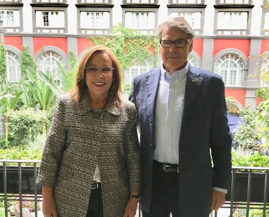 Rocío Nahle y Rick Perry, secretario de Energía de EU