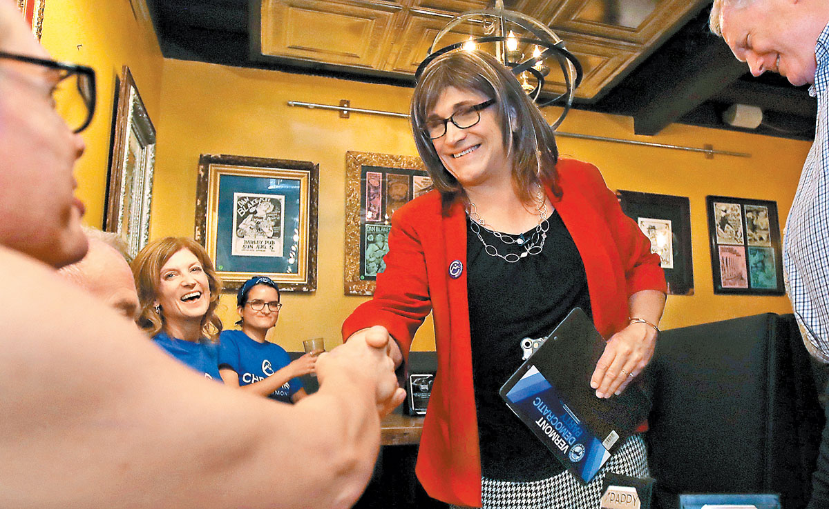 Christine Hallquist, primera transgénero que aspirará a gubernatura.  (Charles Kupra/AP)