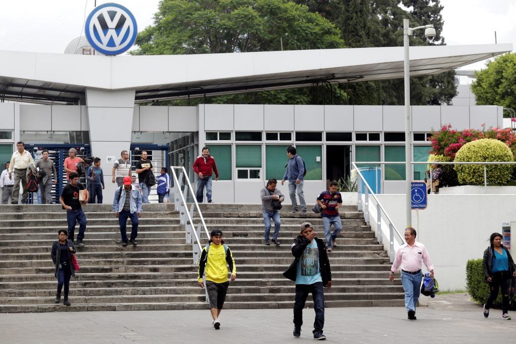 Continúan negociaciones entre Volkswagen de México y Sindicato de Tabajadores por aumento salarial (Mireya Novo)