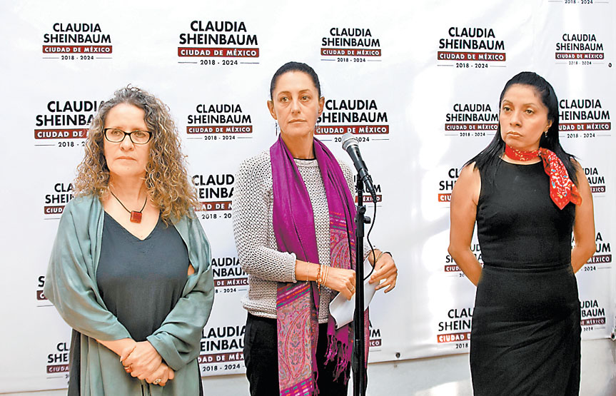 Araceli Damián González (izq) y Esthela Damián Peralta (der), próximas funcionarias capitalinas. (Araceli López)