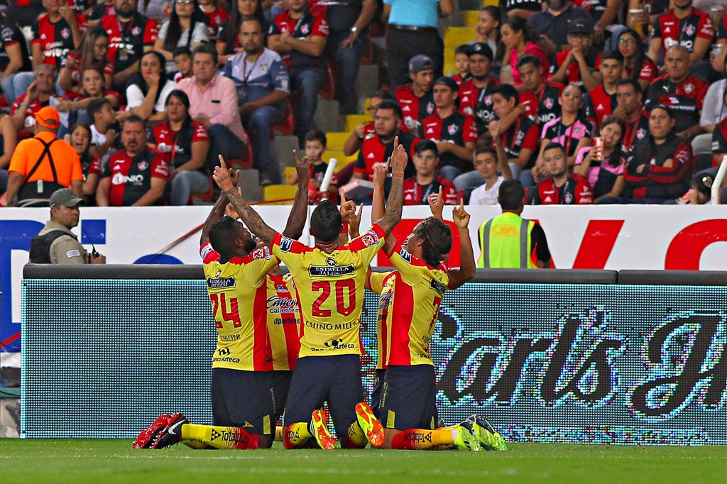 Jugadores de Monarcas Morelia en festejo de gol (Imago7)