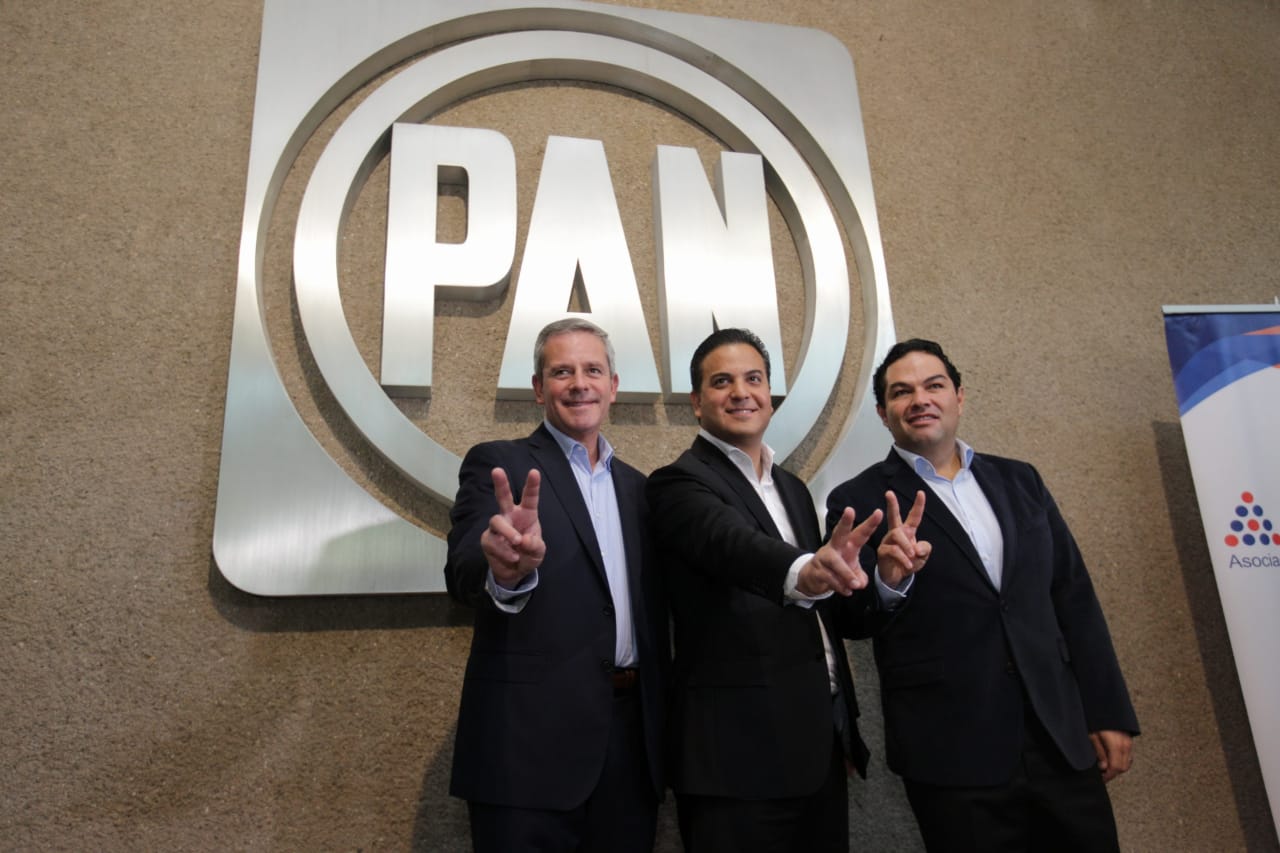 Marcelo Torres, Damián Zepeda y Enrique Vargas previo a la reunión de la Asociación Nacional de Alcaldes. (Omar Franco)