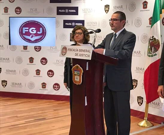 "Eran obligados a trabajar sin remuneración alguna y al término de su jornada les colocaron candados". (Especial)