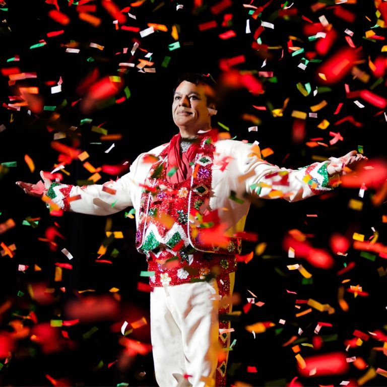 Los hijos de 'El divo de Juárez' siguen peleando la fortuna que el cantante amasó en vida (Facebook Juan Gabriel).
