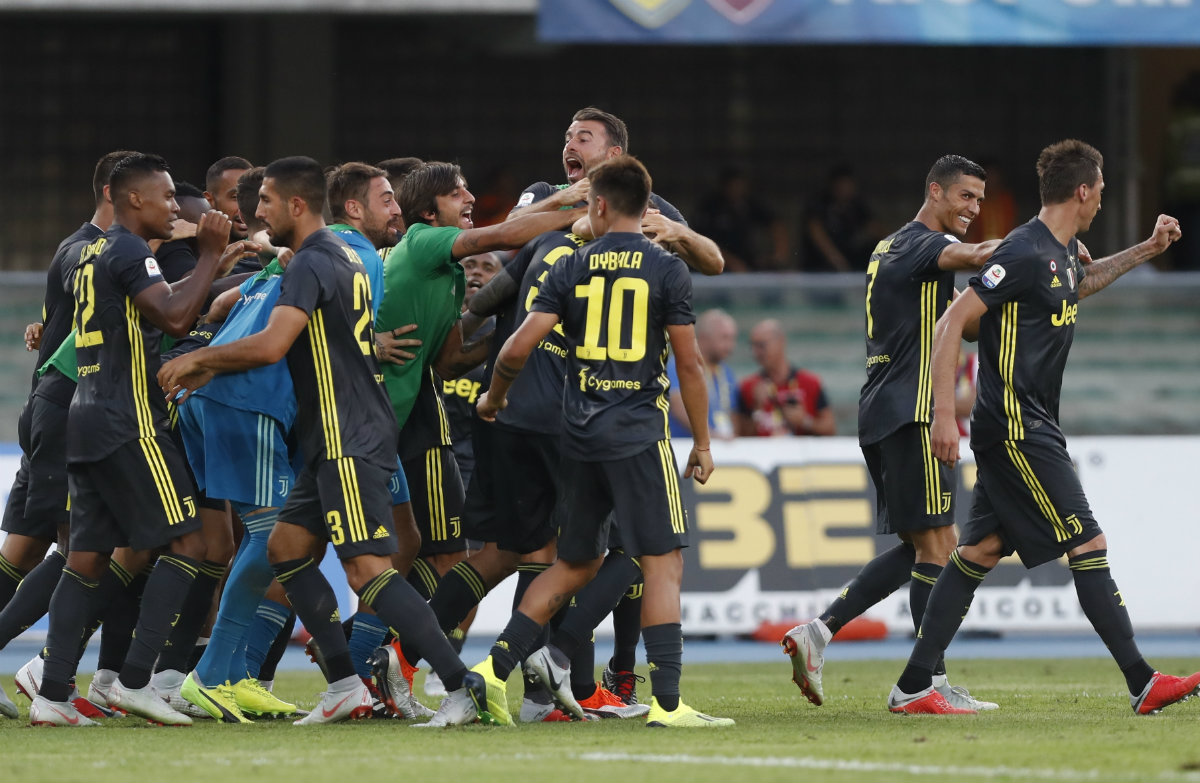 La Juventus vence al Chievo en el debut de Cristiano Ronaldo en la Liga de Italia (AP)