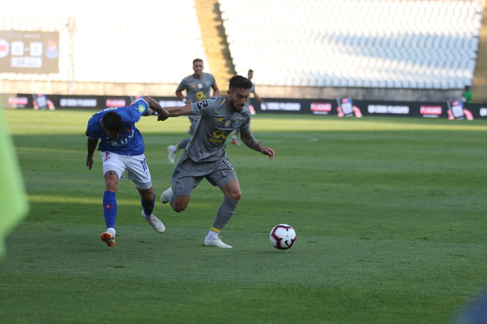 Alex Telles dio desde los once pasos el triunfo al Porto (Twitter @FCPorto)