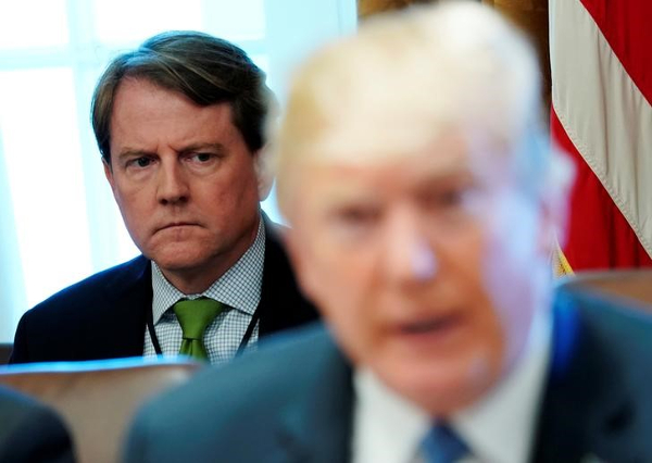 Donald Trump dijo que el asesor de la Casa Blanca, Don McGahn, no es "un SOPLÓN al estilo John Dean". (Reuters)