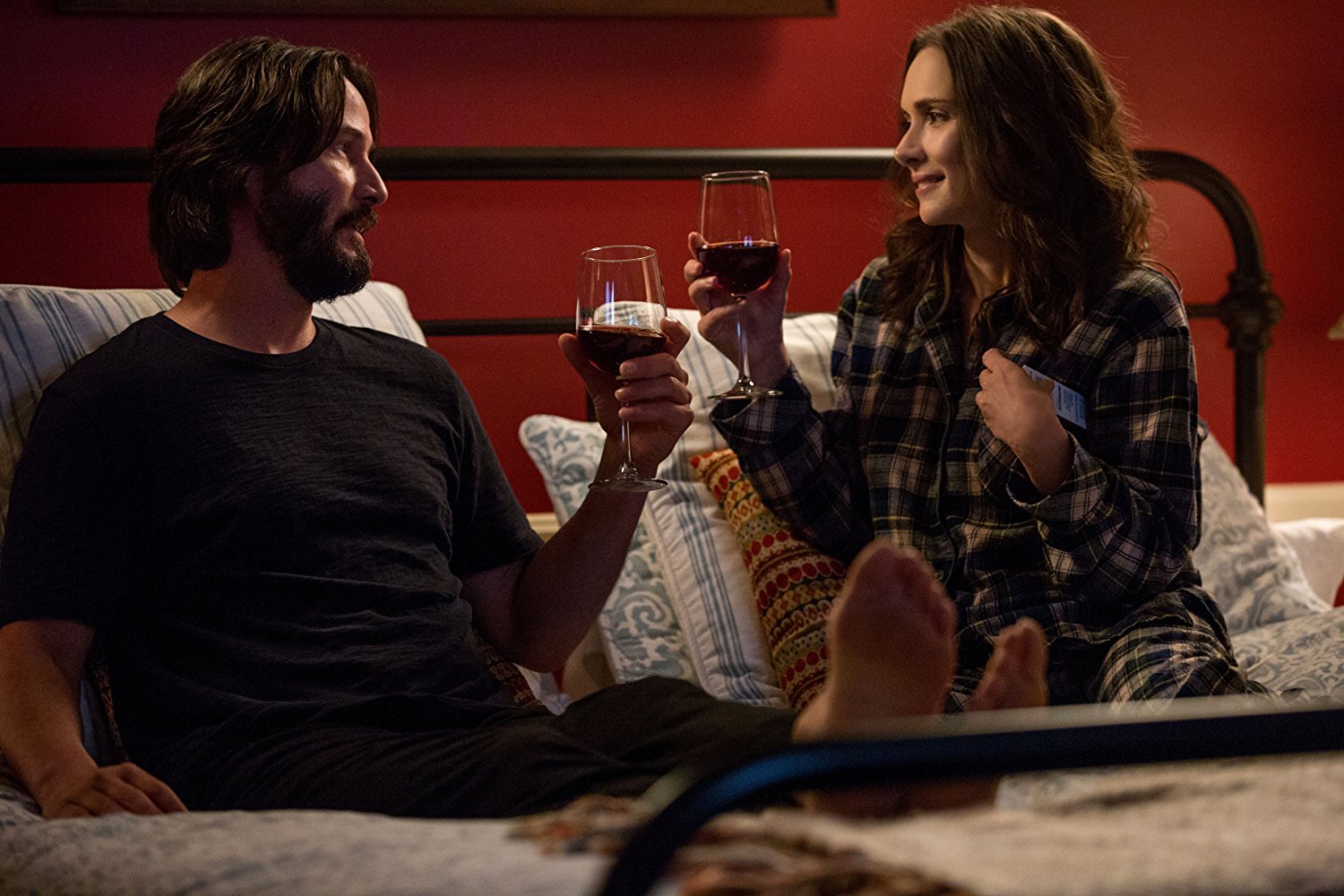 Winona Ryder y Keanu Reeves pronto estrenarán la cinta 'Destination Wedding'. (Foto: Especial)