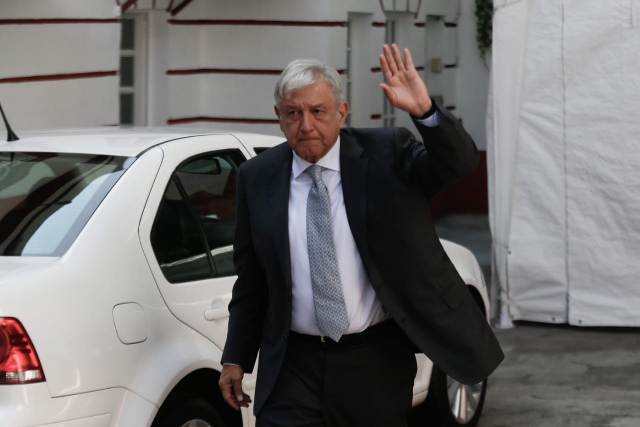 Andrés Manuel López Obrador llega a su casa de campaña en la colonia Roma/Araceli López.