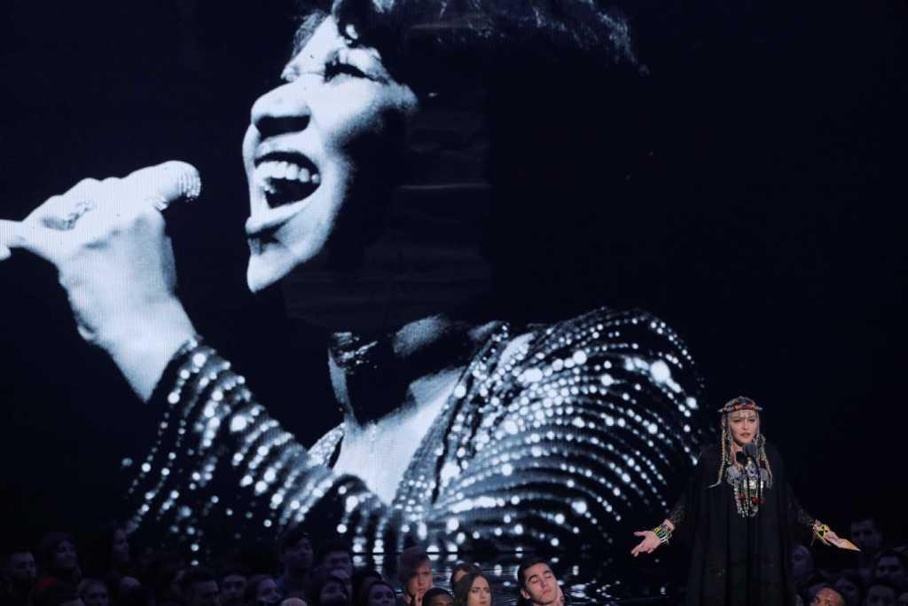 Madonna dio un discurso donde agradeció a la fallecida Aretha Franklin en los VMAs (Reuters).
