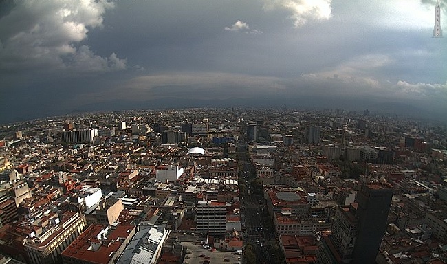 El sur de la capital del país vista desde la Torre Latino. (Twitter: @webcamsdemexico)