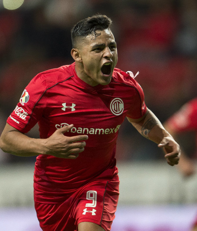 <p>Alexis Vega incluso tuvo actividad en la Copa Libertadores del 2016, en el triunfo del Toluca por 1-2 ante Liga de Quito, en Ecuador.<br></p>