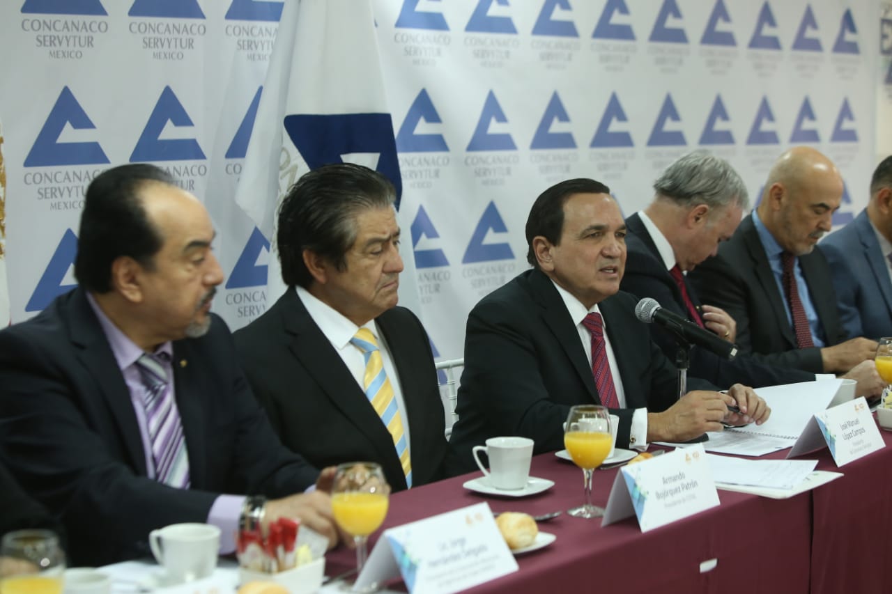 Conferencia de Concanaco sobre construcción del nuevo aeropuerto y el Tren Maya. (Foto: Juan Carlos Bautista).