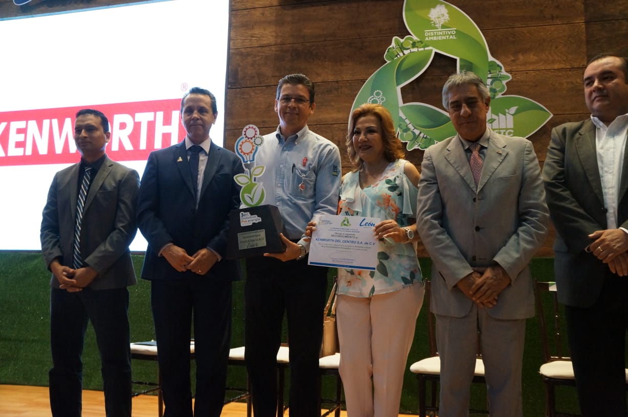 Empresas son reconocidas por su aportación al medio ambiente