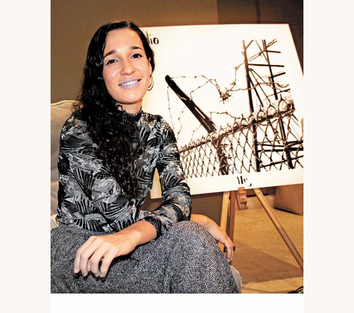 Es hermana de Residente, vocalista del dueto.