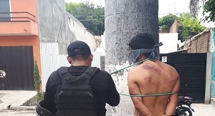 El hombre fue rescatado por policías municipales. (Abraham Jiménez)
