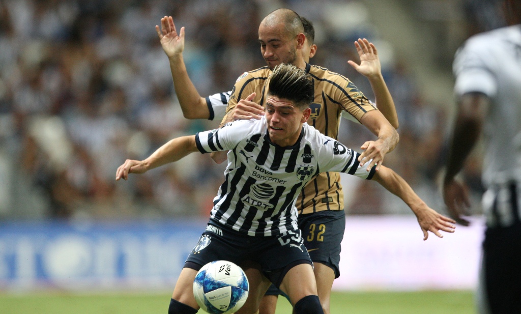 Jonathan González en el juego ante Pumas (Imago7)