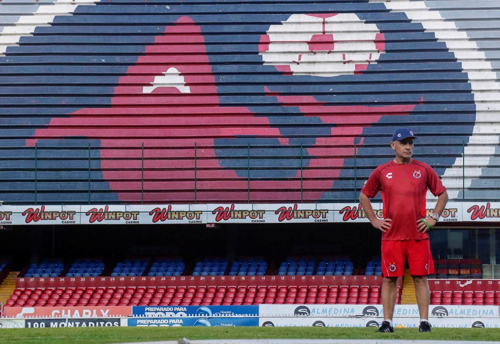 Juvenal Olmos, técnico de Veracruz (Imago7)