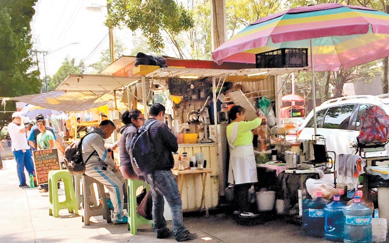 La mayoría de los negocios son de comida. (Foto: Cinthya Stettin)