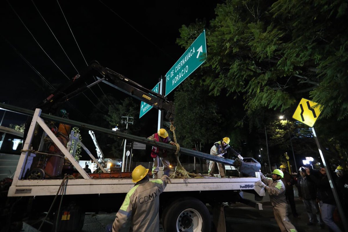 La CFE culminó el retiro de postes de la avenida Masaryk. (Foto: @ManceraMiguelMX)