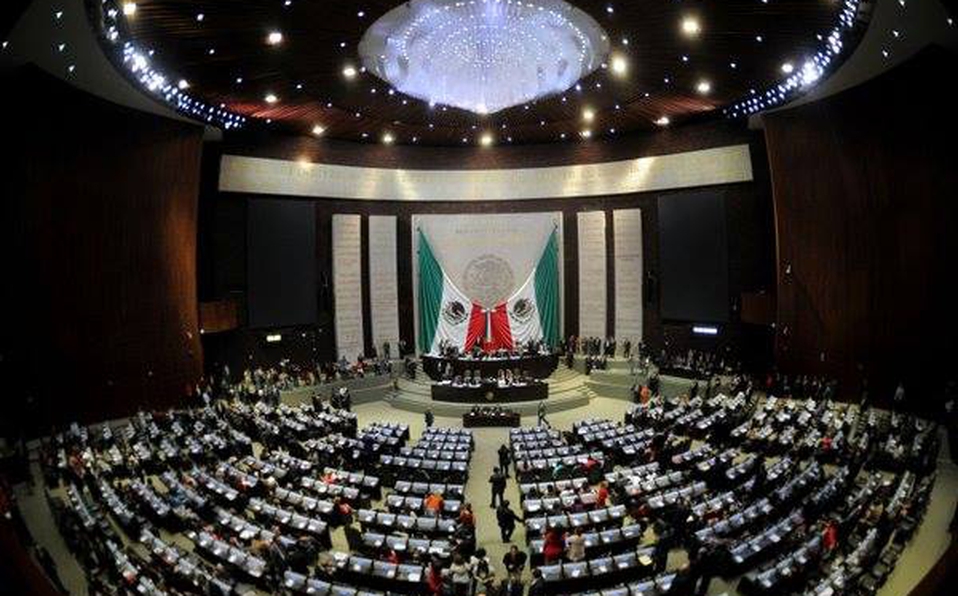 De acuerdo con esta decisión, Morena contaría con 25 de 75 diputados en el congreso estatal, el PRI 12, el PT 11, el PAN y Encuentro Social 10, el PRD