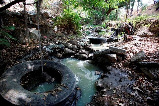 Persiste  polución  en el río  Atoyac (Andrés Lobato)