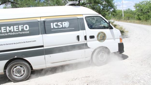 Personal de Servicios Periciales inspeccionó el área donde fue encontrado el cadáver. (Foto: Especial)