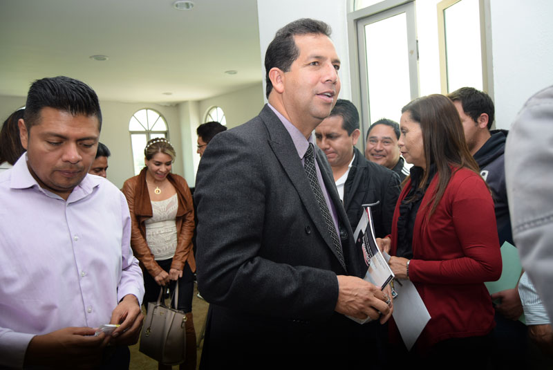 El cabildo le tomó posesión al cargo de alcalde a Raúl López Ramírez. (Francisco Villeda)
