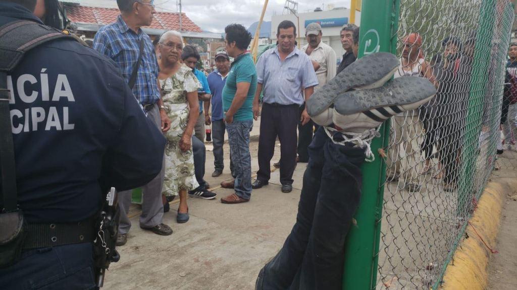 El hombre fue amarrado de pies y manos. (Óscar Rodríguez)