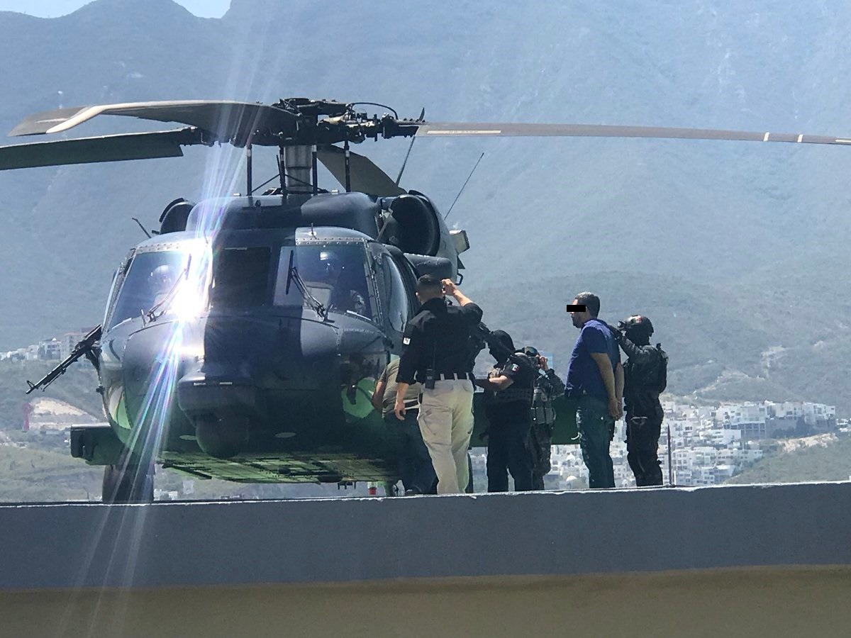 Los detenidos viajaron a bordo de un helicóptero Black Hawk de la Policía Federal.