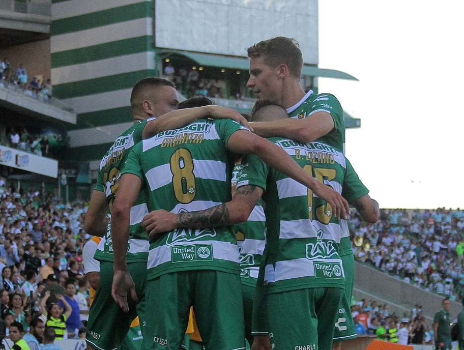 Afirmó que le gustaría ser campeón de goleo, pero antepone los logros en equipo. (Saúl González)
