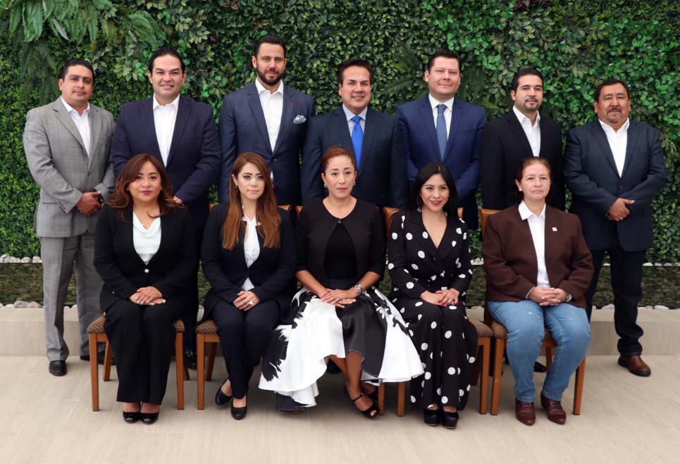 Los participantes de la reunión (especial).