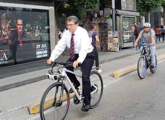 Monreal destacó que respeta  la decisión de  Clouthier de continuar como diputada federal. (Silvia Arellano)