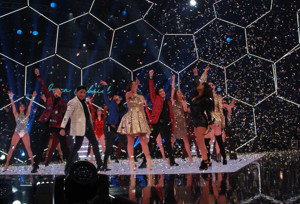 'La Academia' rinde tributo a Juan Gabriel. (Foto: Facebook)