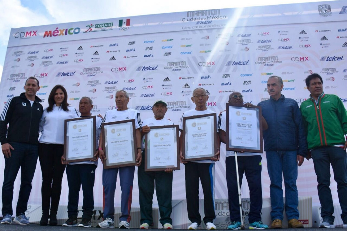 Leyendas de los Juegos Olímpicos de 1968 fueron reconocidos en el Maratón CdMx 2018 (Indeporte)