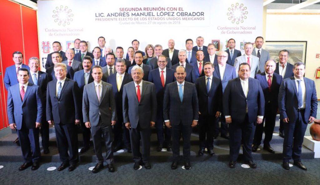 El mandatario asistió al encuentro que los integrantes de la Conferencia Nacional de Gobernadores.