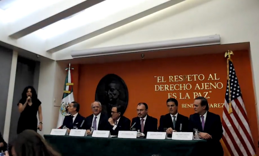 Tras el acuerdo entre México y EU, ofrecieron conferencia de prensa. (Foto: Especial)