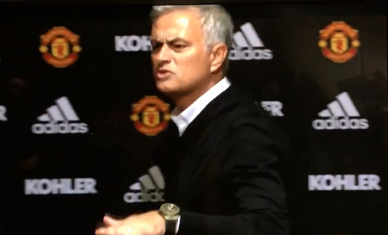Mourinho se molestó tras la derrota del Manchester United (Especial)